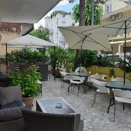 In Guest - New Cirene Triple For 3 People Comfort With Breakfast