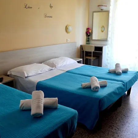 In Guest - New Cirene Triple For 3 People Comfort With Breakfast בית הארחה *