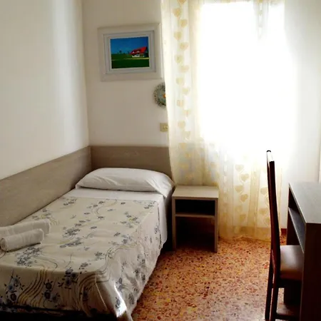Gasthuis In Guest - New Cirene Triple For 3 People Comfort With Breakfast Rimini