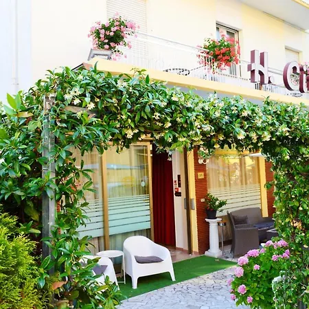 In Guest - New Cirene Triple For 3 People Comfort With Breakfast * Rimini