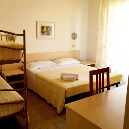 בית הארחה In Guest - New Cirene Triple For 3 People Comfort With Breakfast