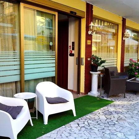 In Guest - New Cirene Triple For 3 People Comfort With Breakfast רימיני